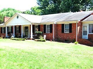 1st image of 301 Pearson Dr