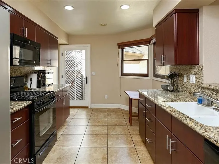 1106 Oceanaire Dr #18 — Photo 1