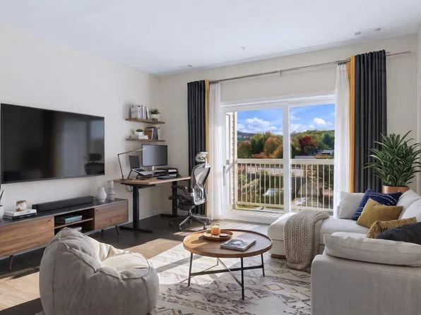 70 Trotter Rd Unit 203, South Weymouth, MA 02190