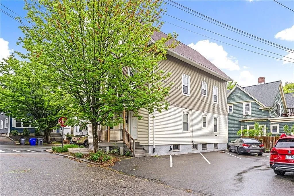 2 bed, 1.0 bath, 1000 sqft, $2,300 — Photo 2