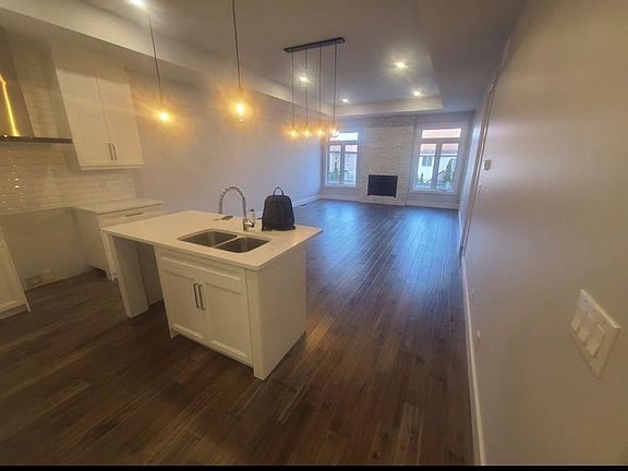 3rd image of 96 Carolina Woods Cres