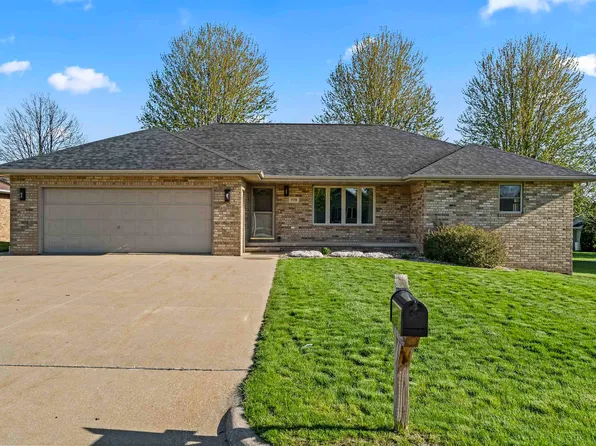 578 7th Ave SW, Dyersville, IA 52040