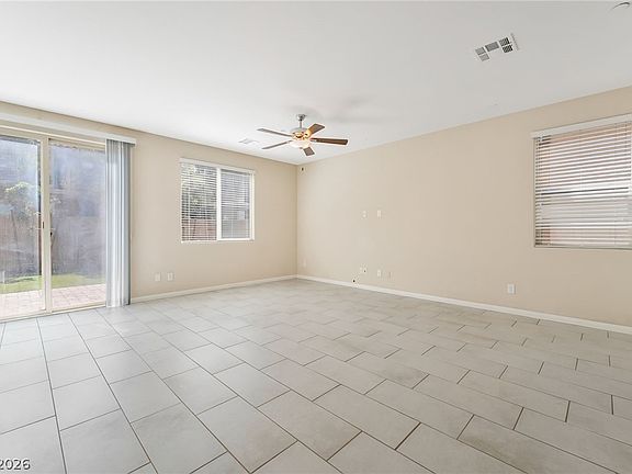 3rd image of 2915 Caxton Grove Dr