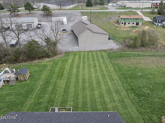 5th image of 580 Monroe Rd