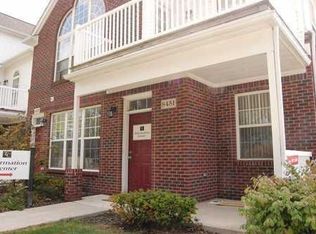 8451 Towne Center Cir N, Warren, MI 48093