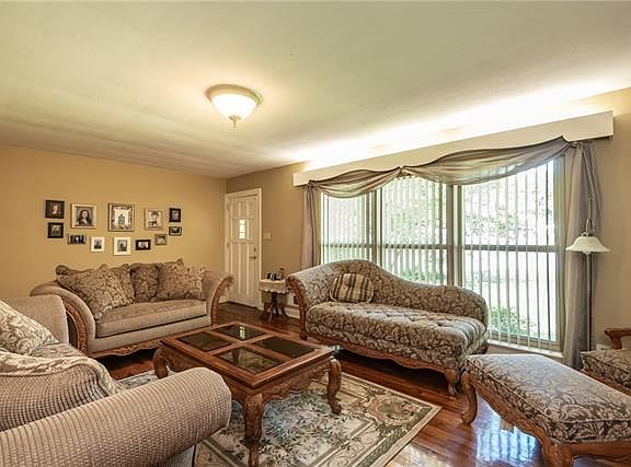 4th image of 786 8th Ave SE #8