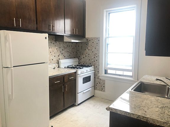3rd image of 35-47 33rd St #2