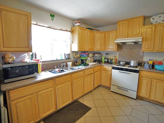 5th image of 758 E Emporia St