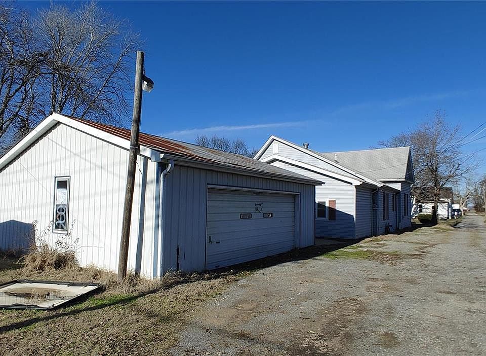 310 Black Ave, Chaffee, MO 63740 Zillow