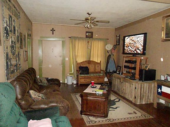 4th image of 306 N Crest Ave