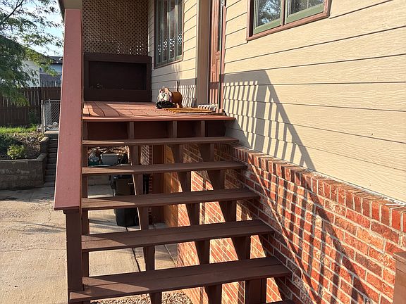 stair landing to front door