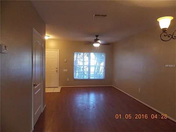 3rd image of 1255 Throckmorton Dr