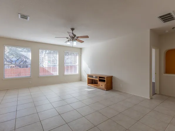 8818 Firebaugh Dr, Helotes, TX 78023