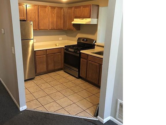 3rd image of 219 S Central Park Blvd #2