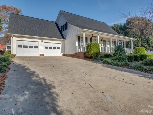 203 Carolina Dr, Cherryville, NC 28021