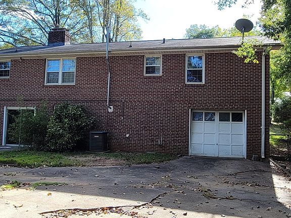 5th image of 12 Piney Woods Ln