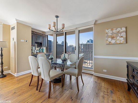 5th image of 200 N Dearborn St #380102