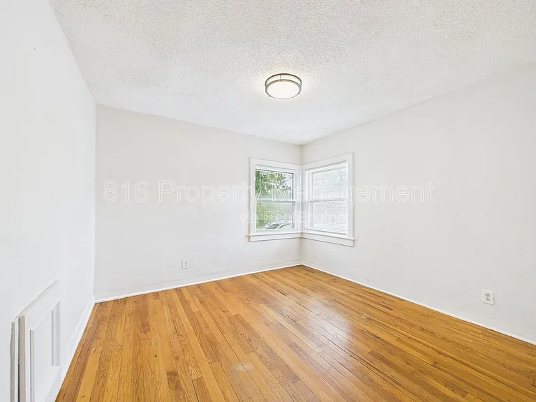6921 Prospect Ave #C — Photo 10