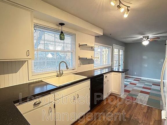 3rd image of 2872 SE Linda St