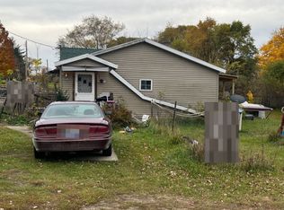 226 6th St, Morley, MI 49336
