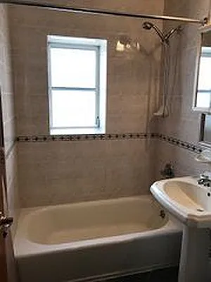 Rented by Lev Gililov Real Estate Inc | media 6