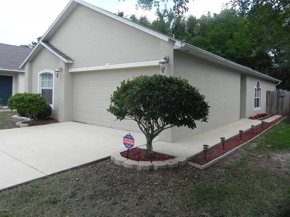 1st image of 8429 English Oak Dr