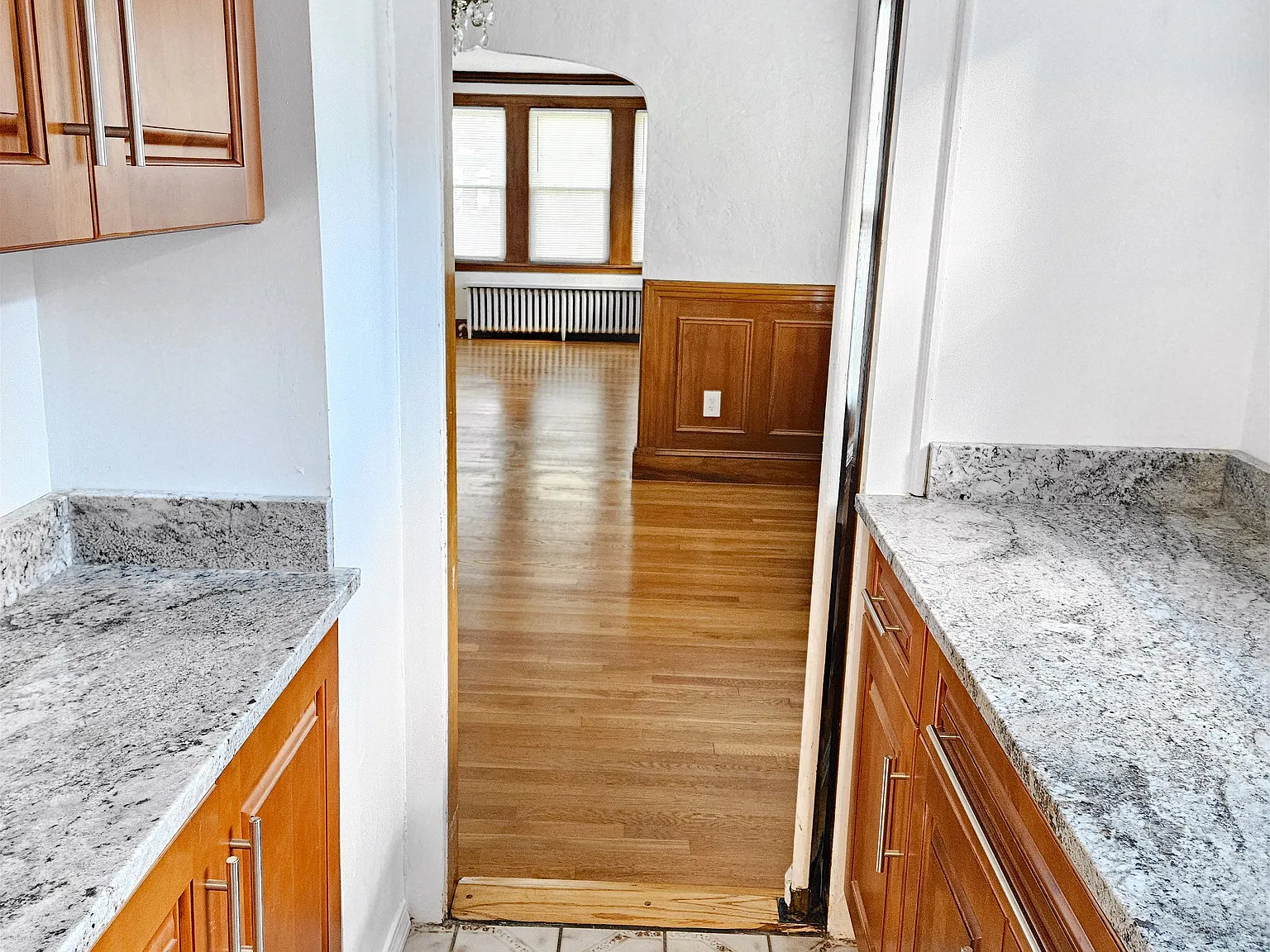 3 bed, 1300 sqft, $3,450 — Photo 3