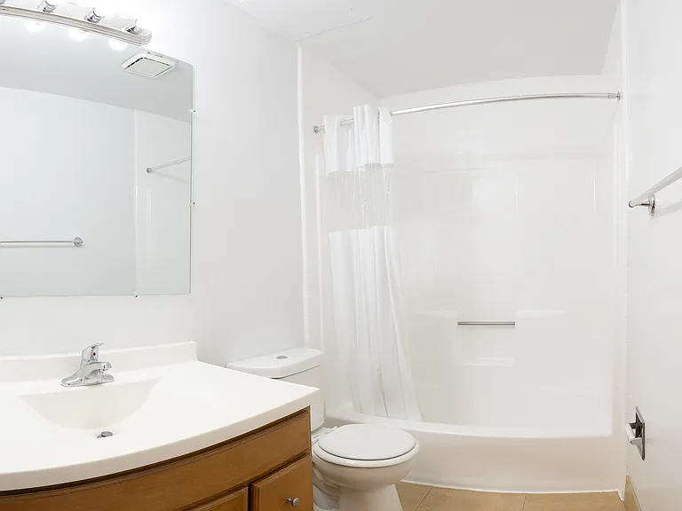 Carriage House — Photo 13