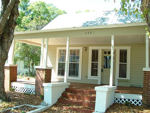 Large front porch!