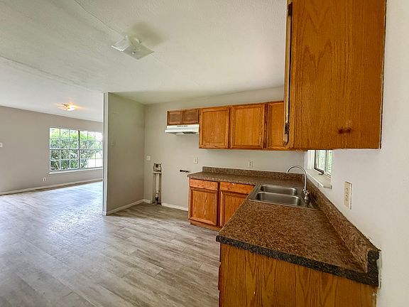 4th image of 4318 Wild Oak Dr