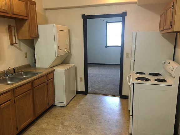 3rd image of 300 1st Ave NE #200