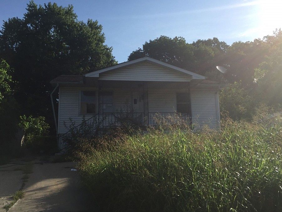 2nd image of 704 3rd St
