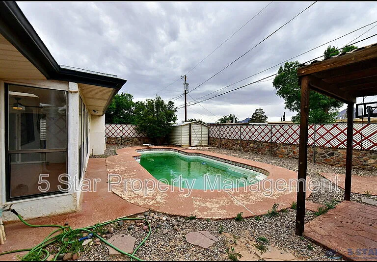 10565 Murphy St — Photo 40