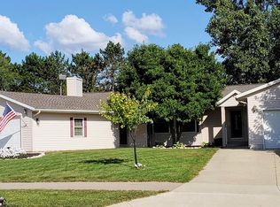 5138 Stauffer Ave SE, Kentwood, MI 49508