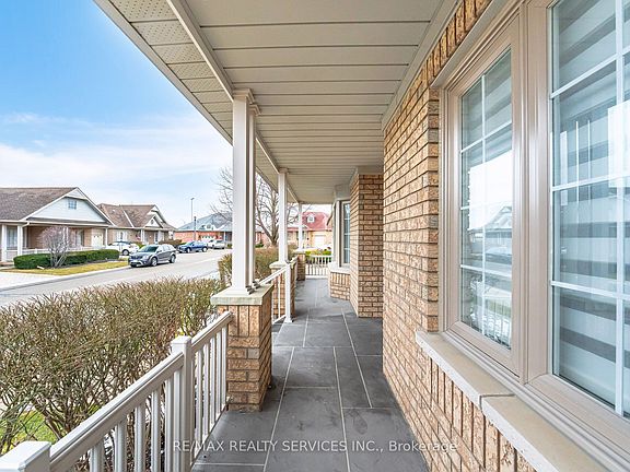 3rd image of 3 Tuscany Ln