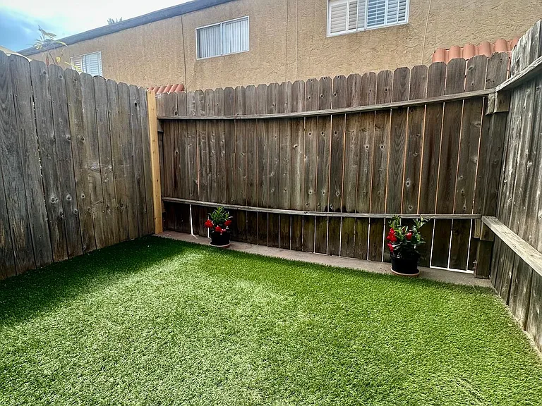 882 N Victor Ave #18 — Photo 13