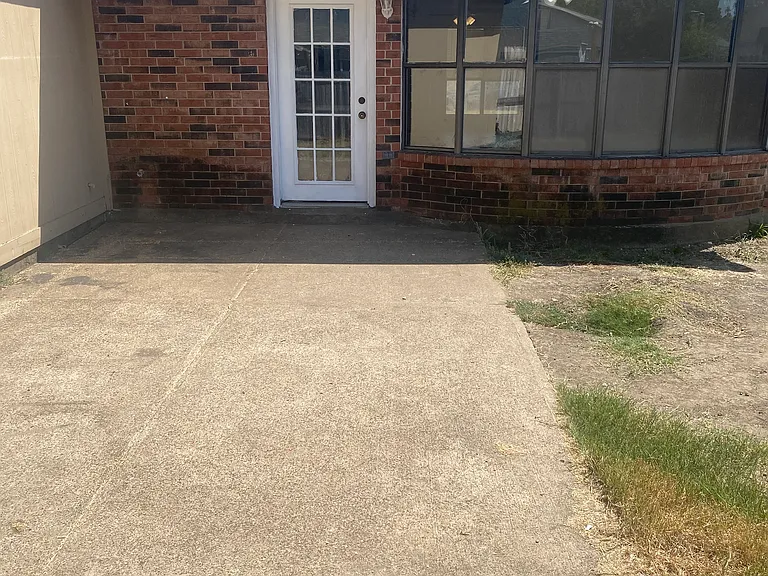 2717 Royalty Dr — Photo 1