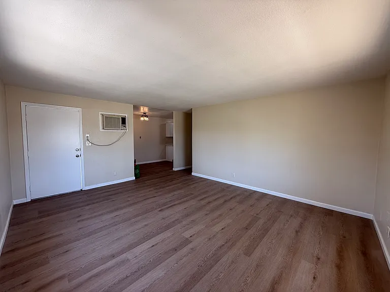 10652 Collett Ave #3 — Photo 11