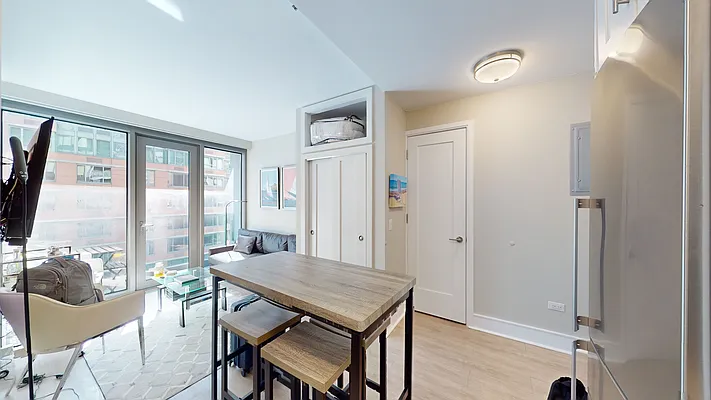 Rented by Bond New York | media 58