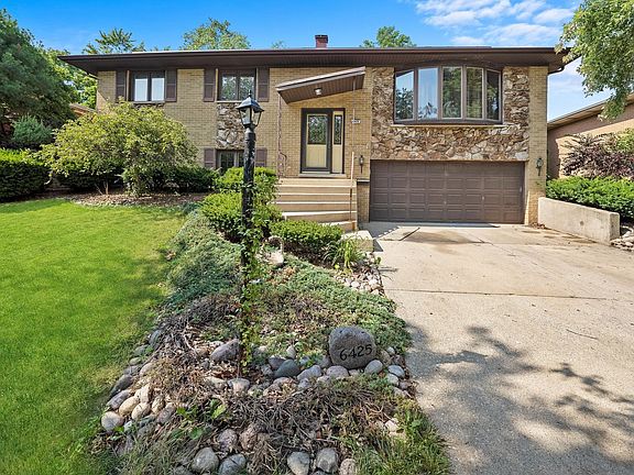 2nd image of 6425 Forestview Dr