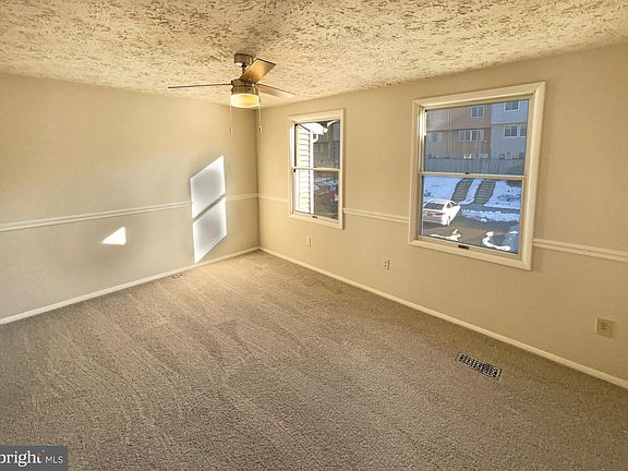 5th image of 1632 Thenia Pl #5