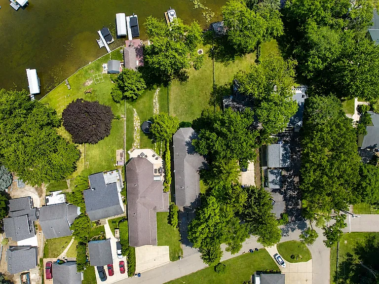 4156 Lamont Dr — Photo 37