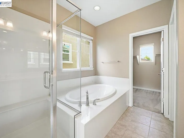 1172 Sagardia Way — Photo 8