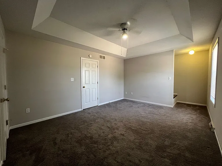 102-104 Albany Dr — Photo 13