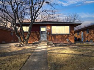 19653 Rensellor St, Livonia, MI 48152