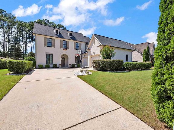 3rd image of 319 Kilkerran Ln