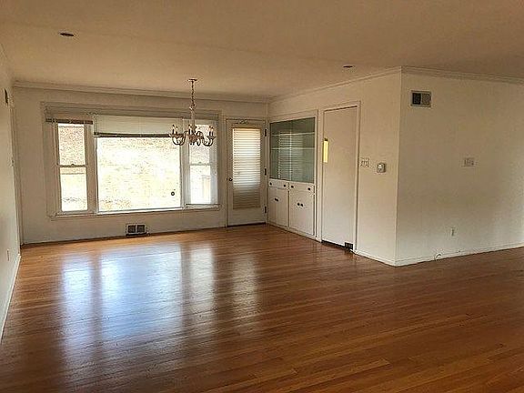 4th image of 35 Rosemont St