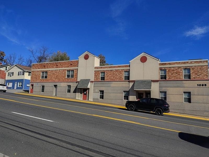 1st image of 1095 N Royal Ave #95-20