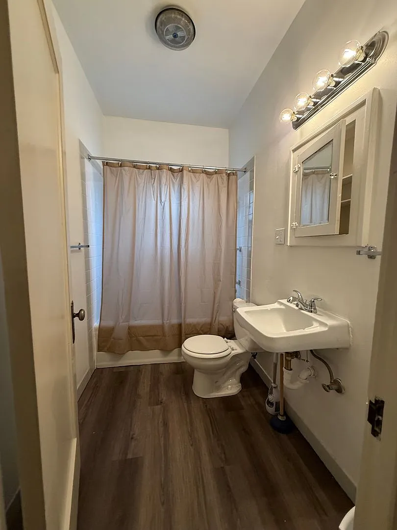 Cute And Furnished 1 Bedroom, 1 Bath Duplex Available Now! — Photo 4