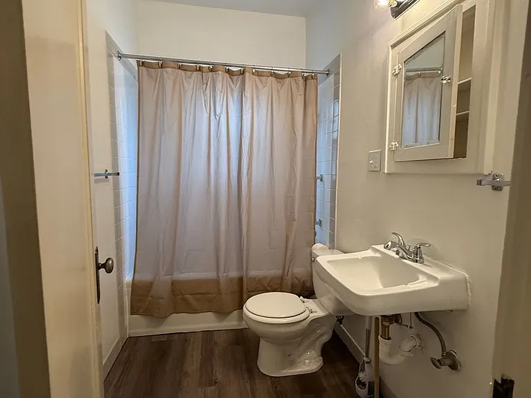 104 N Jefferson St #B — Photo 4